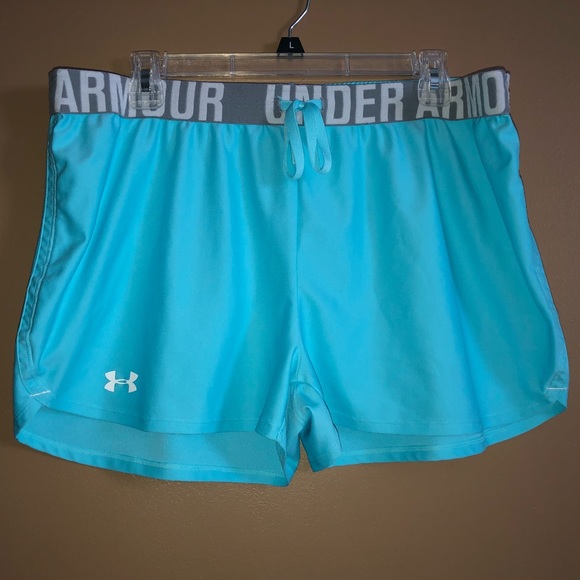 womens under armour loose heatgear shorts